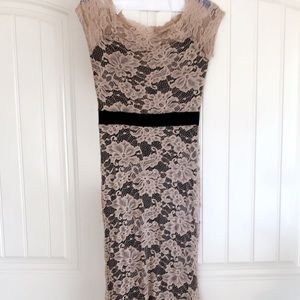 Gorgeous 2 tone lace dress, stretch to it